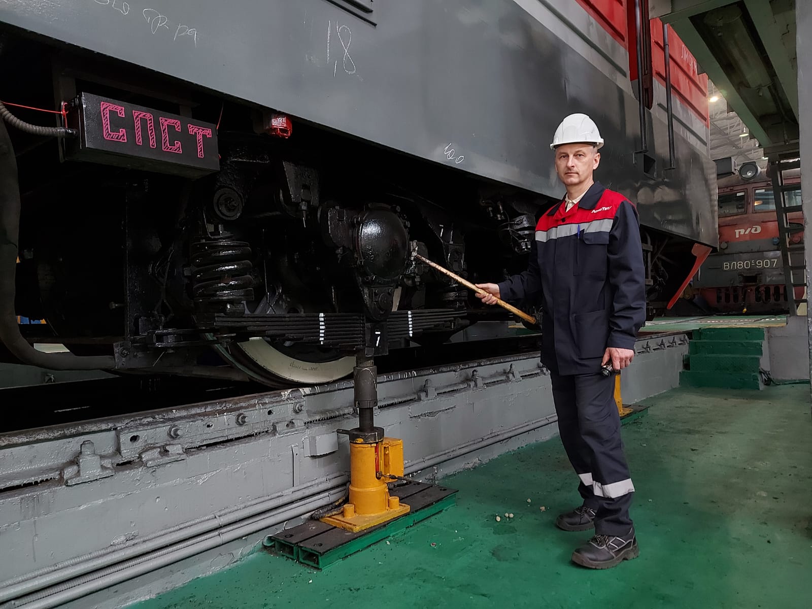 В филиале «Южный» реализуется пилотный проект по повышению качества ремонта локомотивов