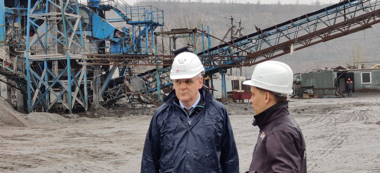 Руководитель департамента промышленности и транспорта в ходе рабочей поездки посетил АО «Павловск Неруд»