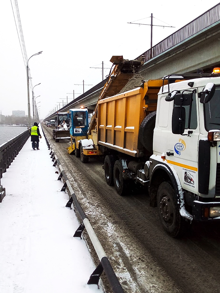 В администрации города обсудили ход уборки областного центра после снегопадов в выходные дни