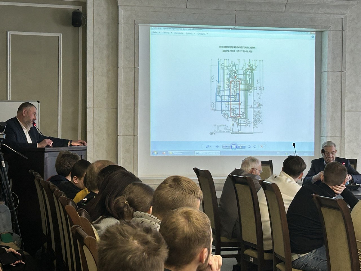 О космосе и ракетных двигателях рассказал заслуженный конструктор РФ