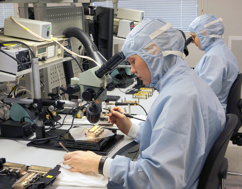 Новая лаборатория ВГУ по микроэлектронике в помощь реальному сектору экономики