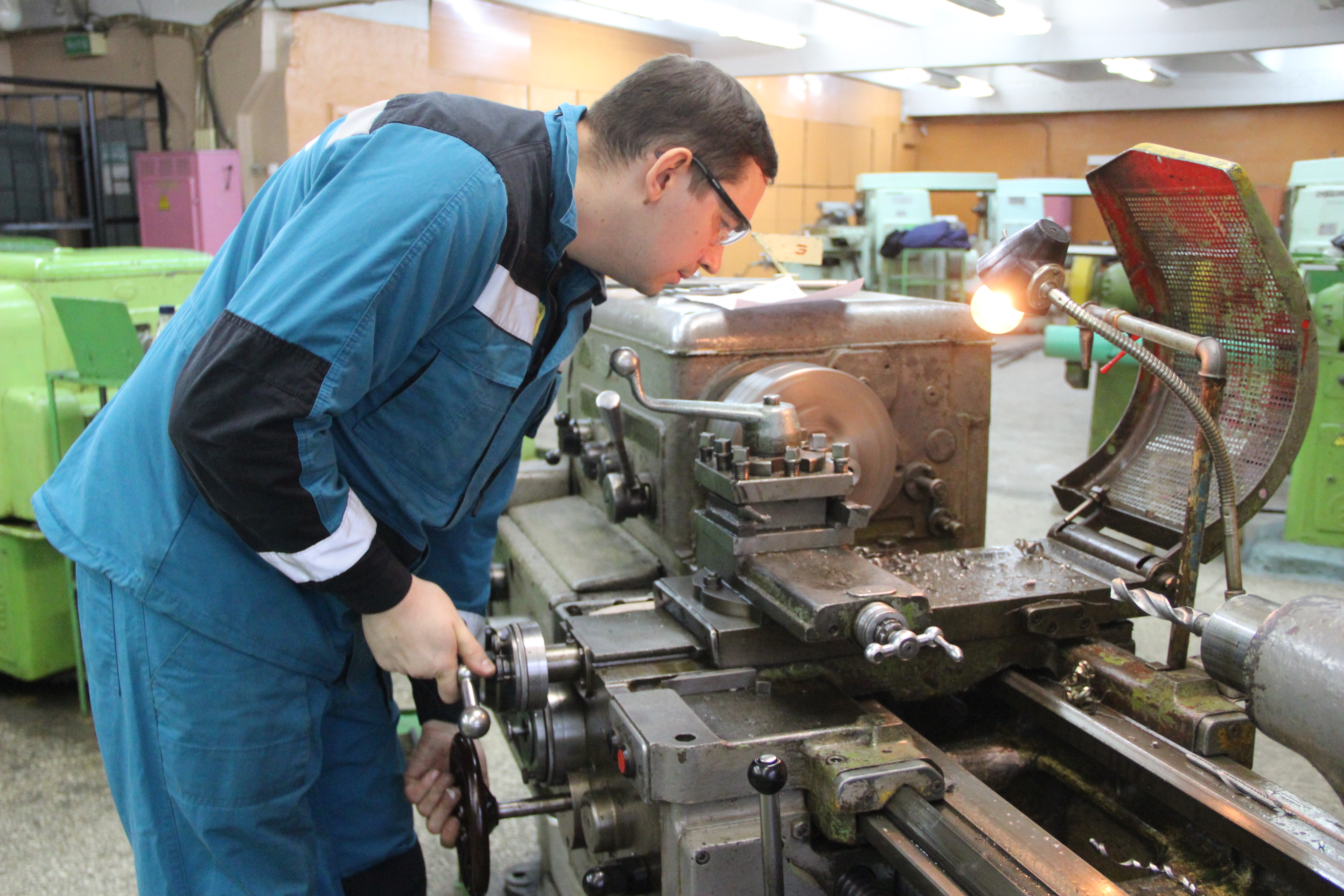 «Золотые руки»: профессиональное мастерство растет