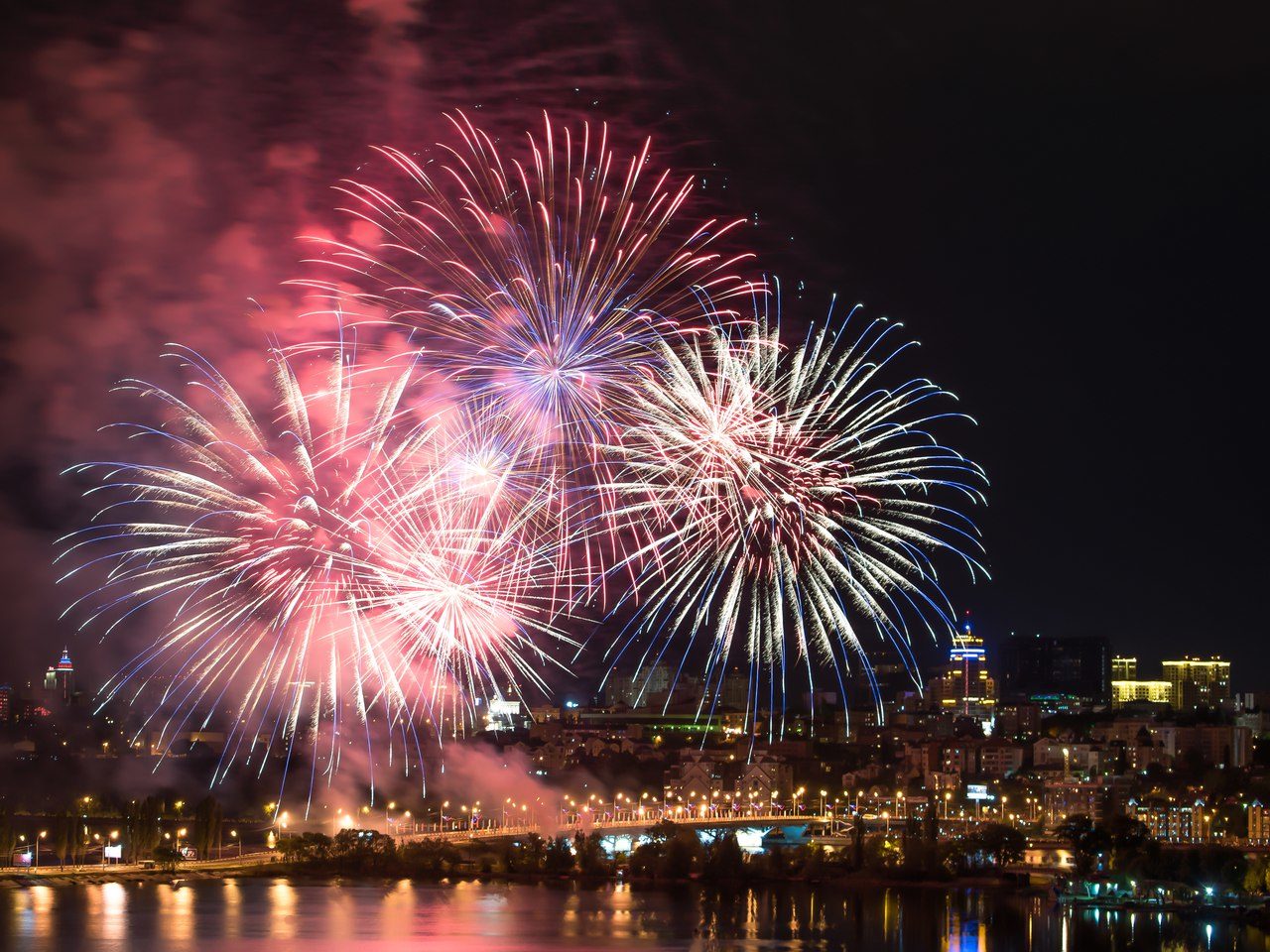 На День Победы в Воронеже планирую запустить салют