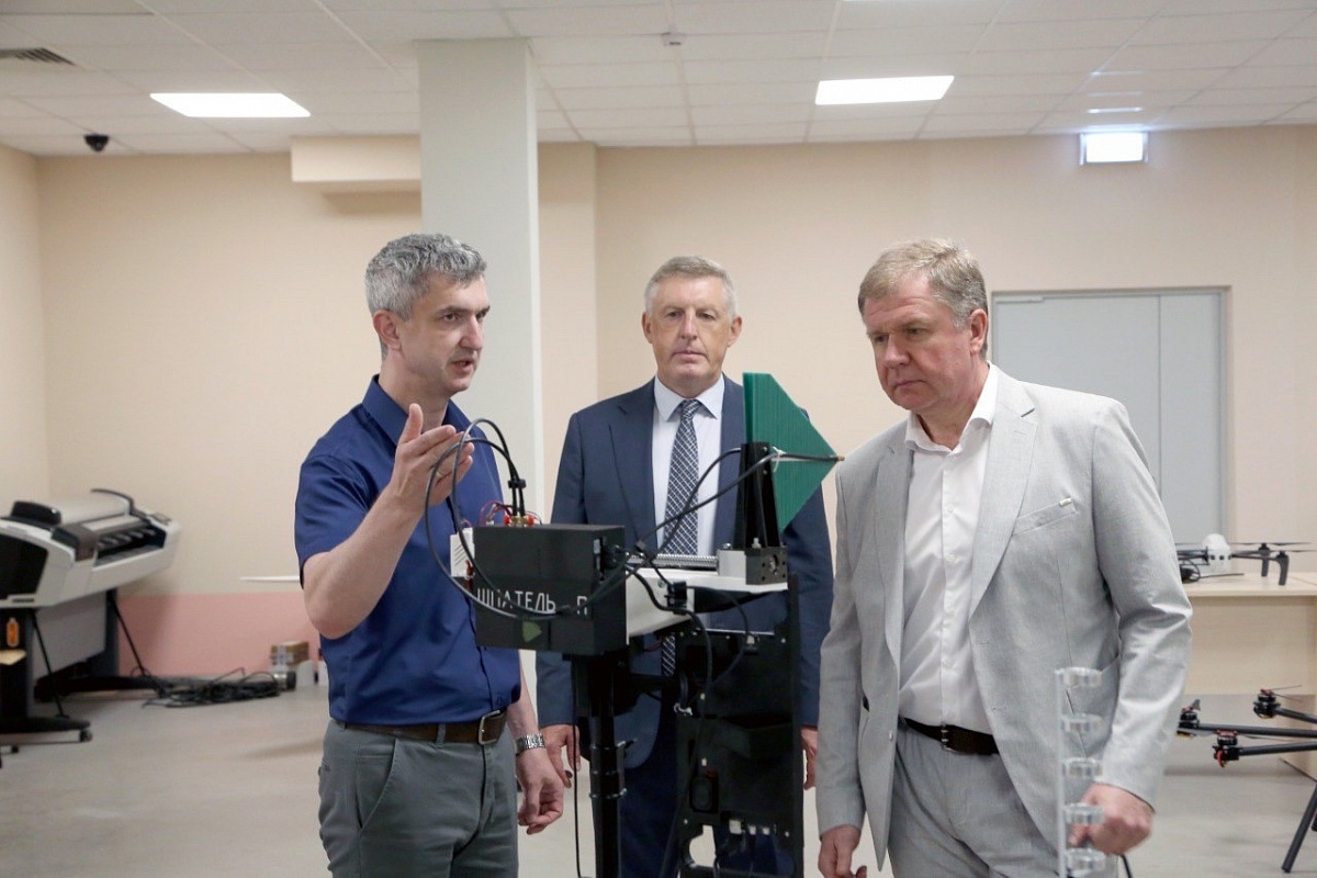 Главный федеральный инспектор и ректор ВГТУ провели рабочую встречу