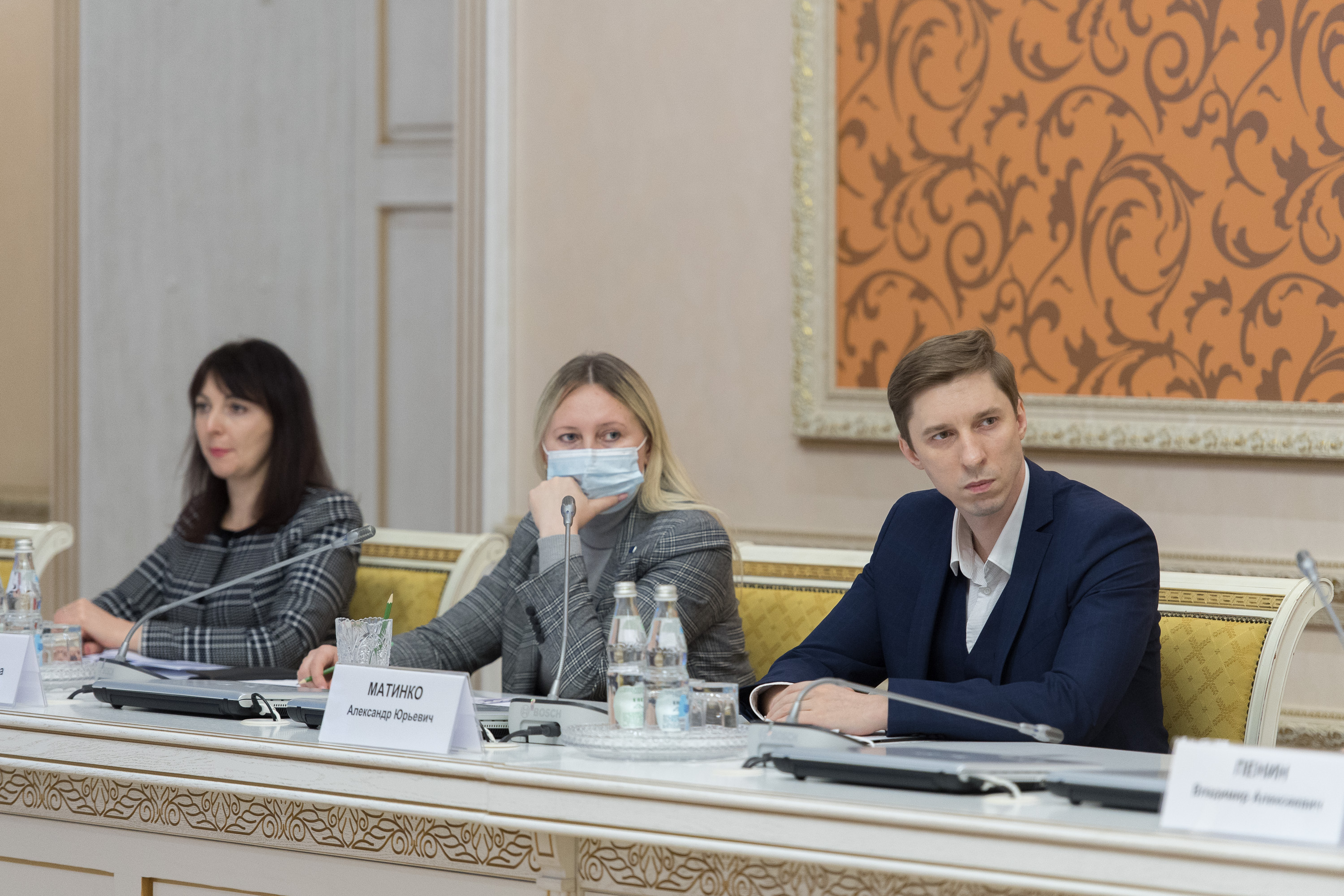 Александр Гусев провел совещание с топ-менеджерами банков