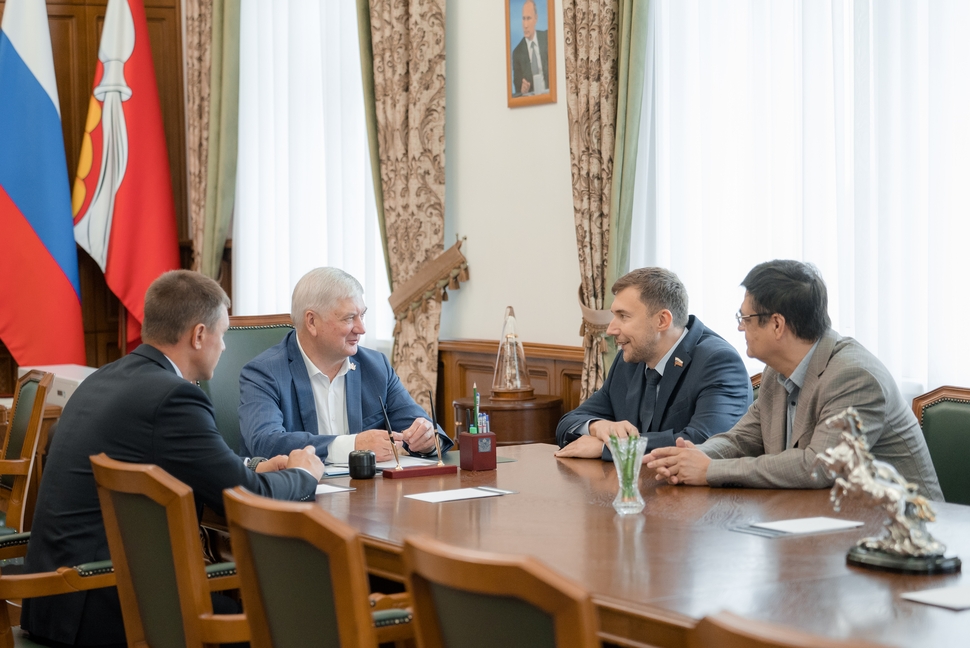 Сергей Карякин и Александр Гусев договорились о развитии шахмат в Воронежской области