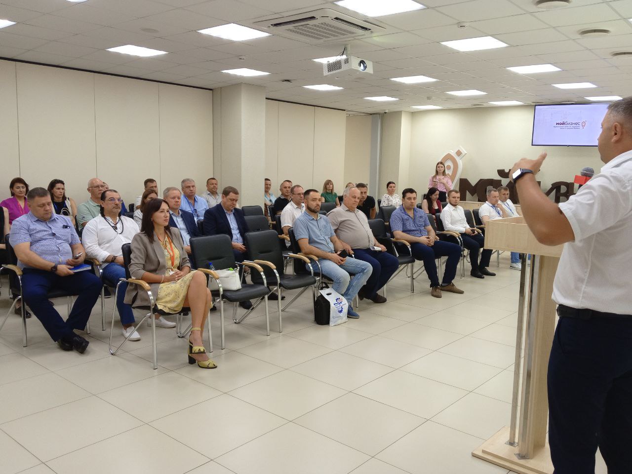 Делегация предпринимателей из Калуги посетила Воронежскую область для укрепления межрегионального сотрудничества