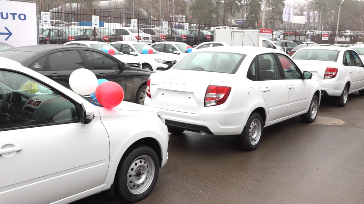 Социальный фонд России по Воронежской области вручил ключи от «Лады Гранта»