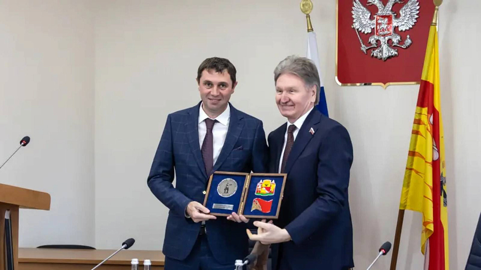 Новый мэр Воронежа Сергей Петрин официально вступил в должность