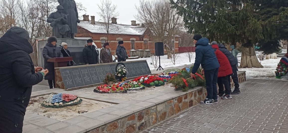 Минудобрения: прошел митинг в честь 80-летия освобождения Россоши от фашистов