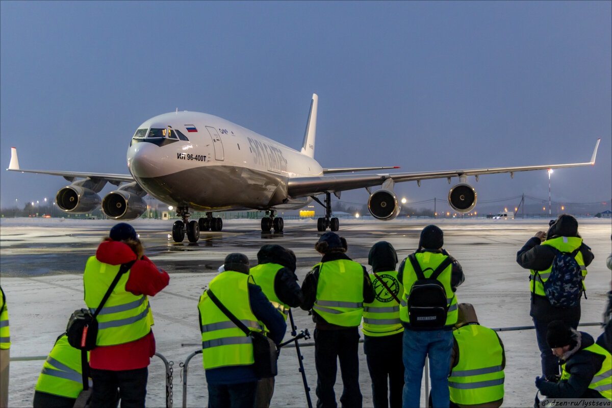 Восстановленный ВАСО Ил-96-400Т вновь приступил к перевозке коммерческих грузов