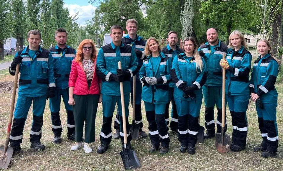 «Воронежсинтезкаучук»: в парке «Южный» высадили новые деревья