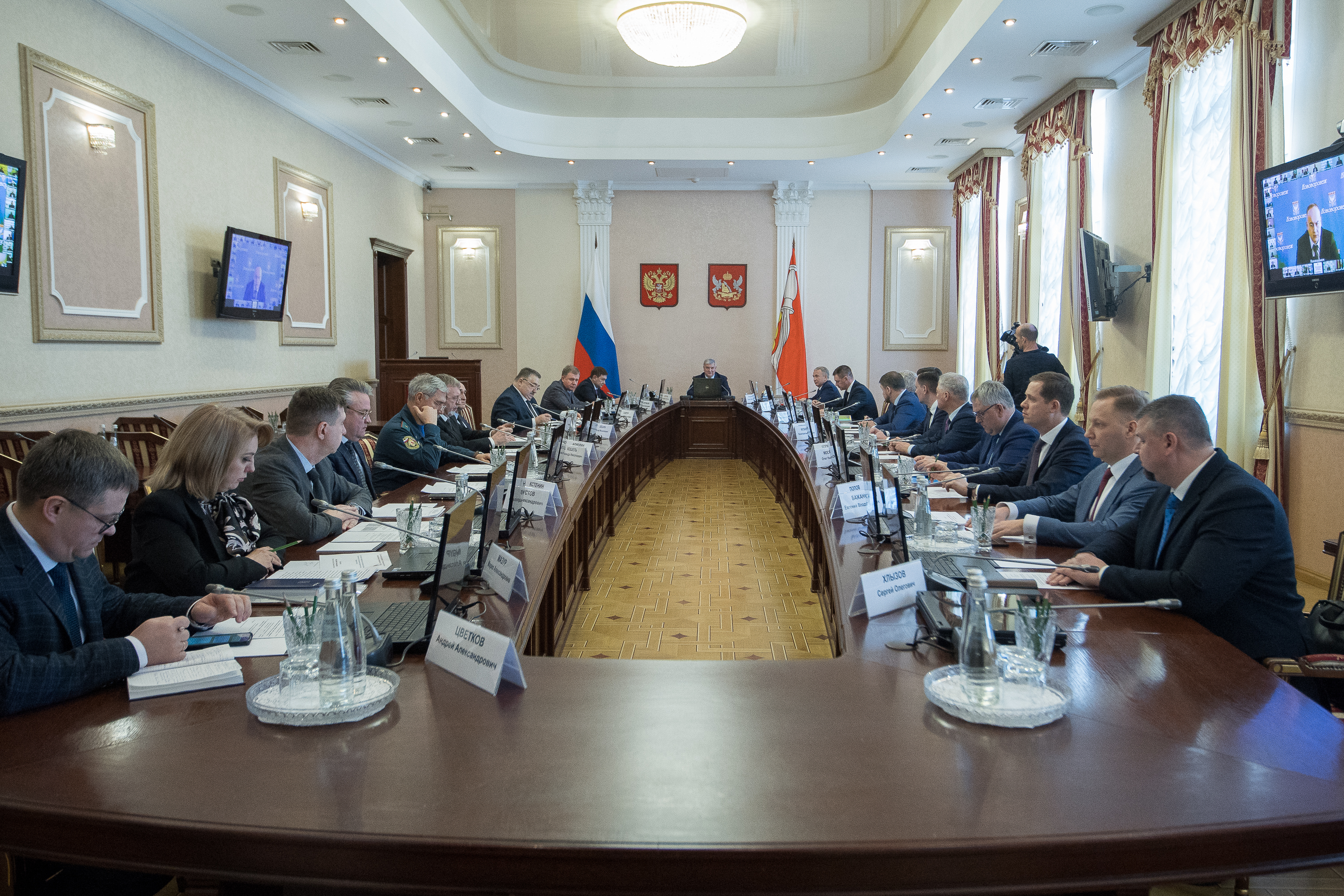 Губернатор поручил активизировать повышение производительности труда на промышленных предприятиях региона
